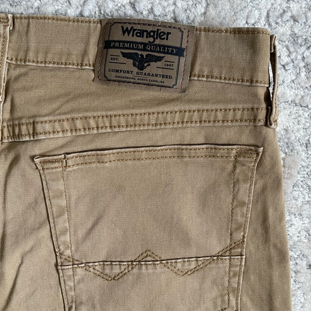 Wrangler Men's Slim Straight Stretch Brown Jeans Pants 33 x 30 NEW NWT - Picture 8 of 8